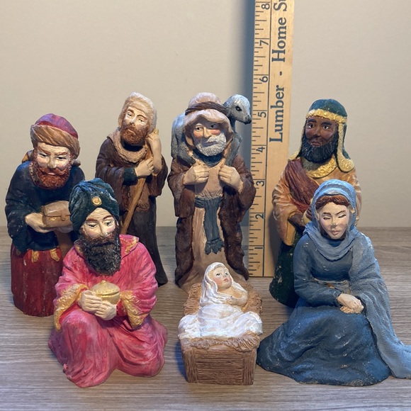 Nativity set of 7 figurines numbered resin vintage - Picture 15 of 16